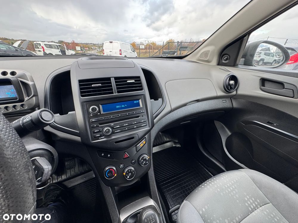 Chevrolet Aveo - 21
