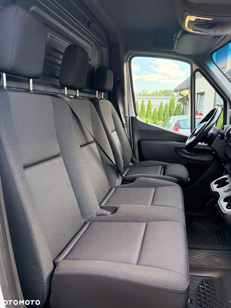 Mercedes-Benz Sprinter - 16