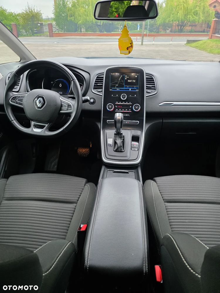 Renault Grand Scenic - 11