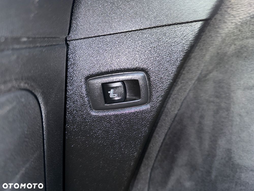 BMW Seria 5 520d M Sport sport - 40