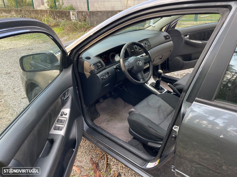 Toyota Corolla 1.4 D-4D Sol - 2