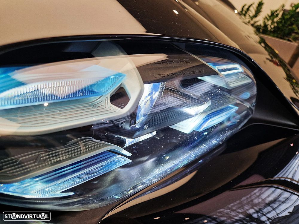 Porsche Taycan 4S - 10