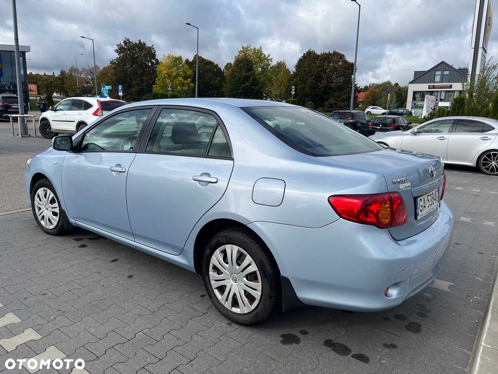 Toyota Corolla - 4