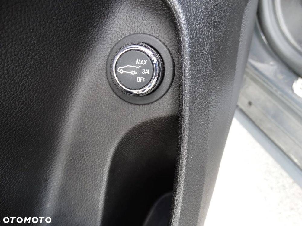 Opel Insignia Country Tourer 2.0 Diesel 4x4 Exclusive - 38