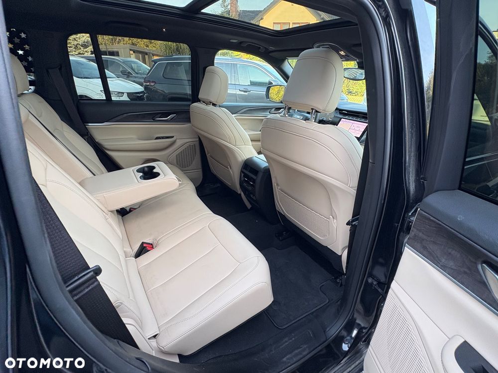 Jeep Grand Cherokee - 18