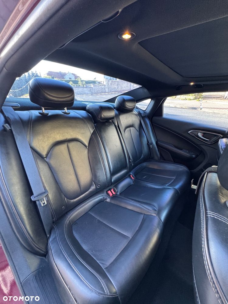 Chrysler 200 - 8