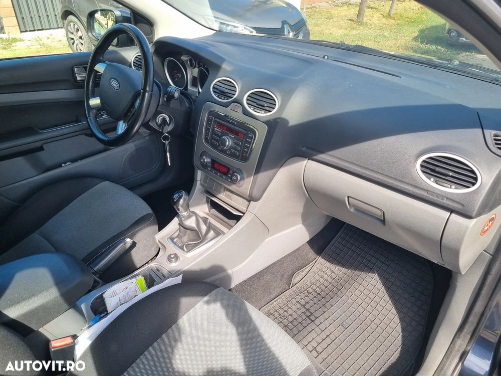 Ford Focus 1.6 TDCI DPF Ambiente - 14