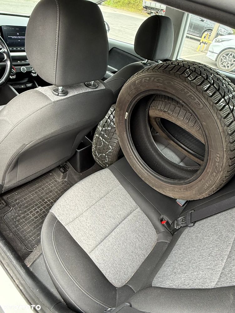 Kia Stonic 1.2 M - 8