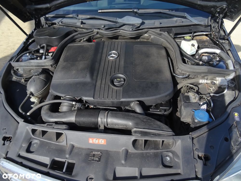 Silnik Mercedes W204 C200 CDI 2010r  651913 / 30 223701 - 1
