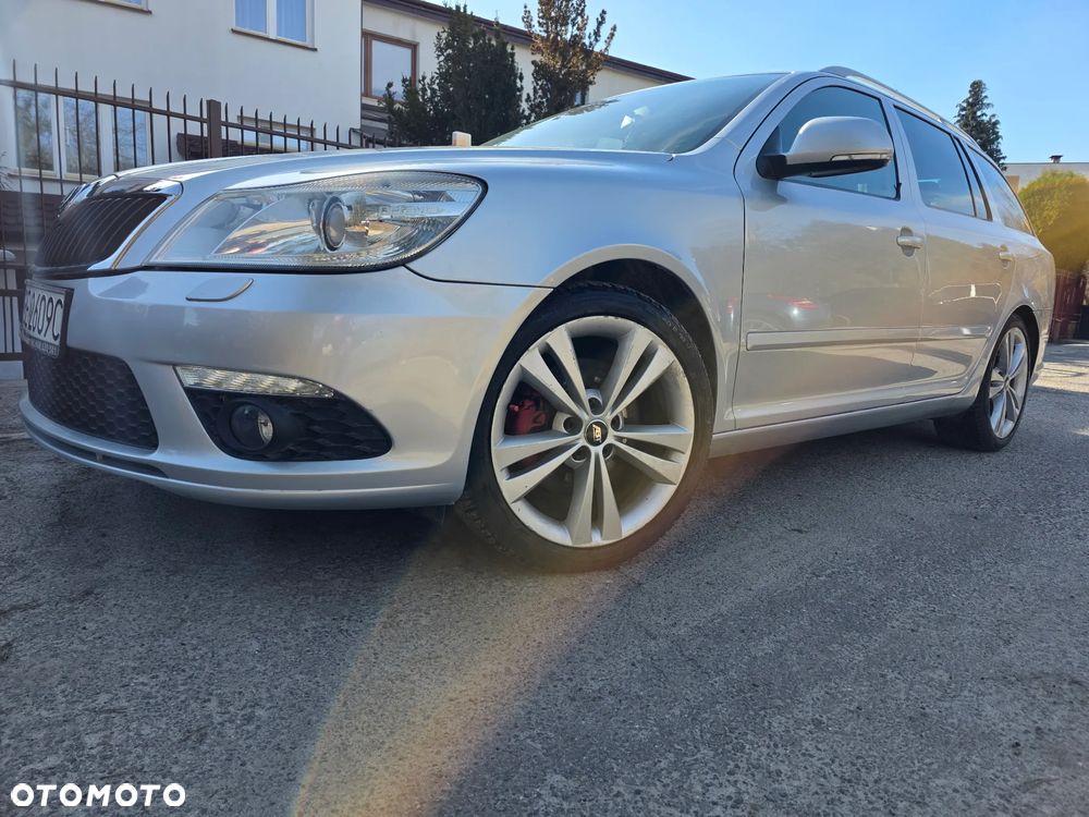 Skoda Octavia 2.0 TSI DSG RS - 2