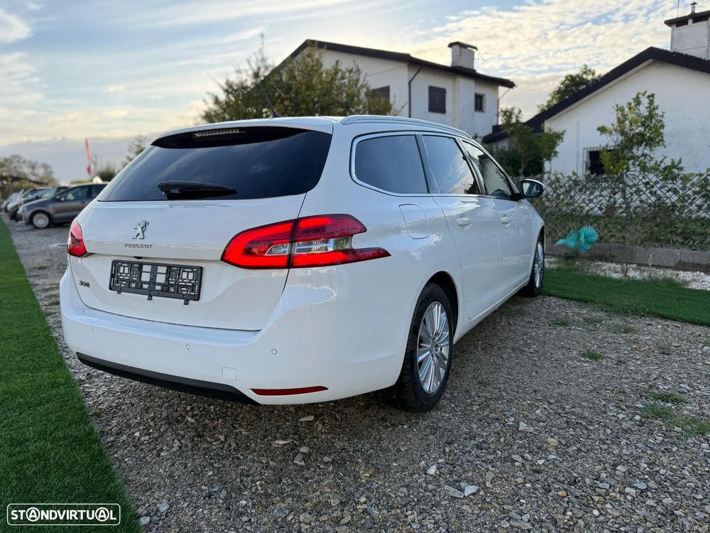 Peugeot 308 - 8