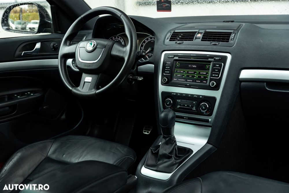 Skoda Octavia Combi 2.0 TDI DPF RS - 7