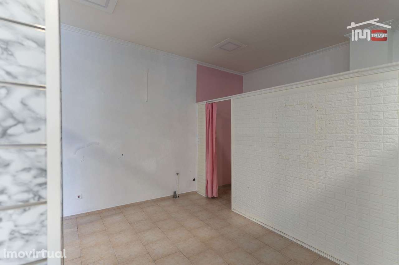 Loja em centro comercial, para arrendamento, Ourém - Fatima - Grande imagem: 3/9