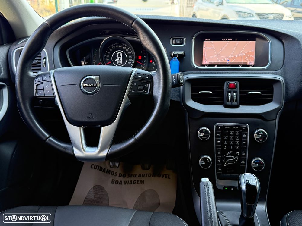 Volvo V40 2.0 D3 Momentum - 16