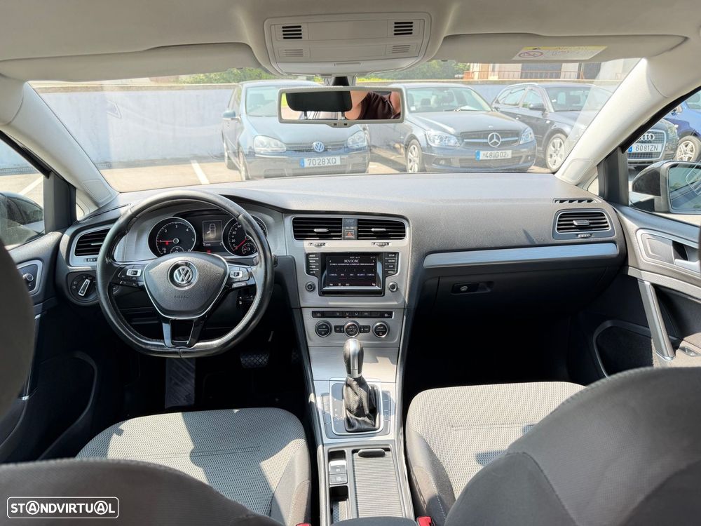 VW Golf Variant 1.6 TDi Confortline DSG - 34