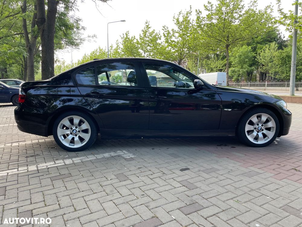 BMW Seria 3 318i - 5
