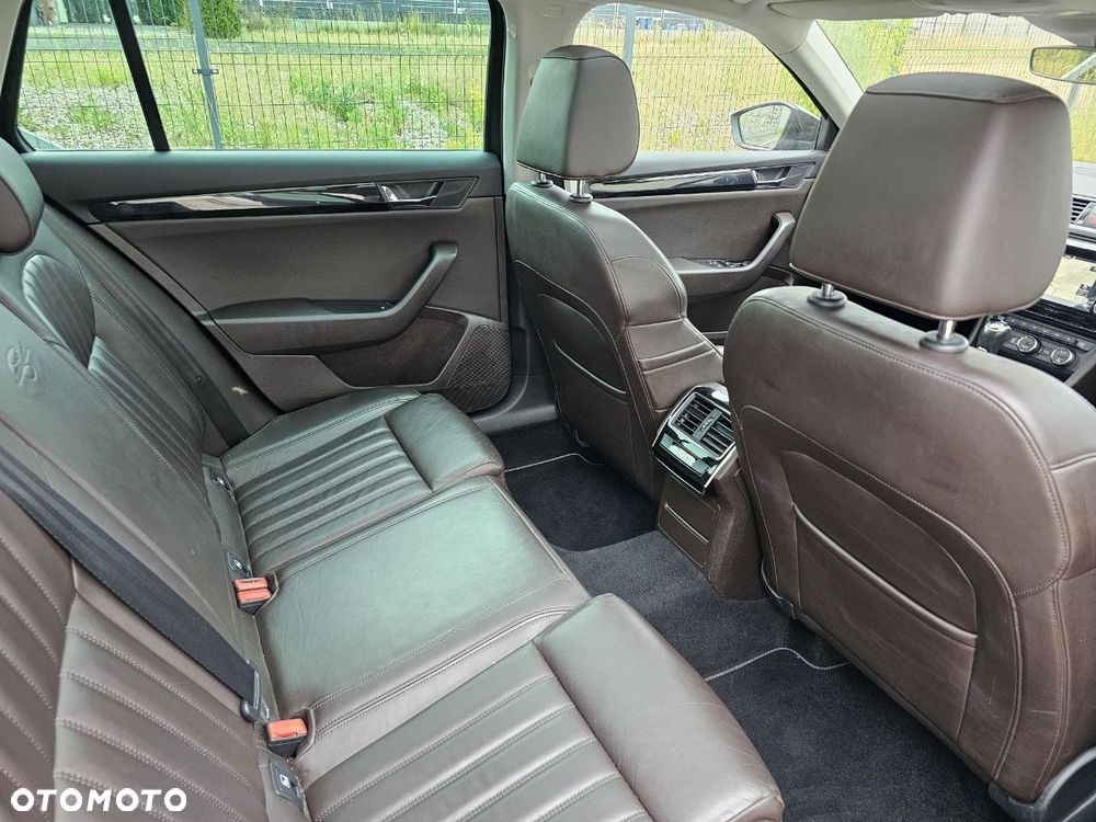 Skoda Superb 2.0 TDI L&K DSG - 29