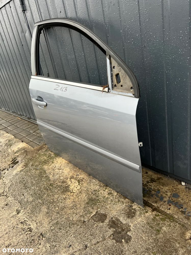 OPEL VECTRA C SIGNUM  drzwi przednie przód prawe Z163 - 2