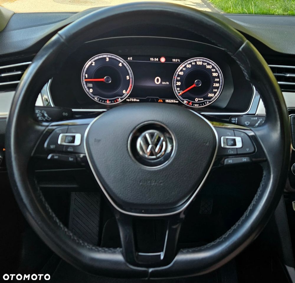 Volkswagen Passat 2.0 TDI (BlueMotion Technology) Highline - 14