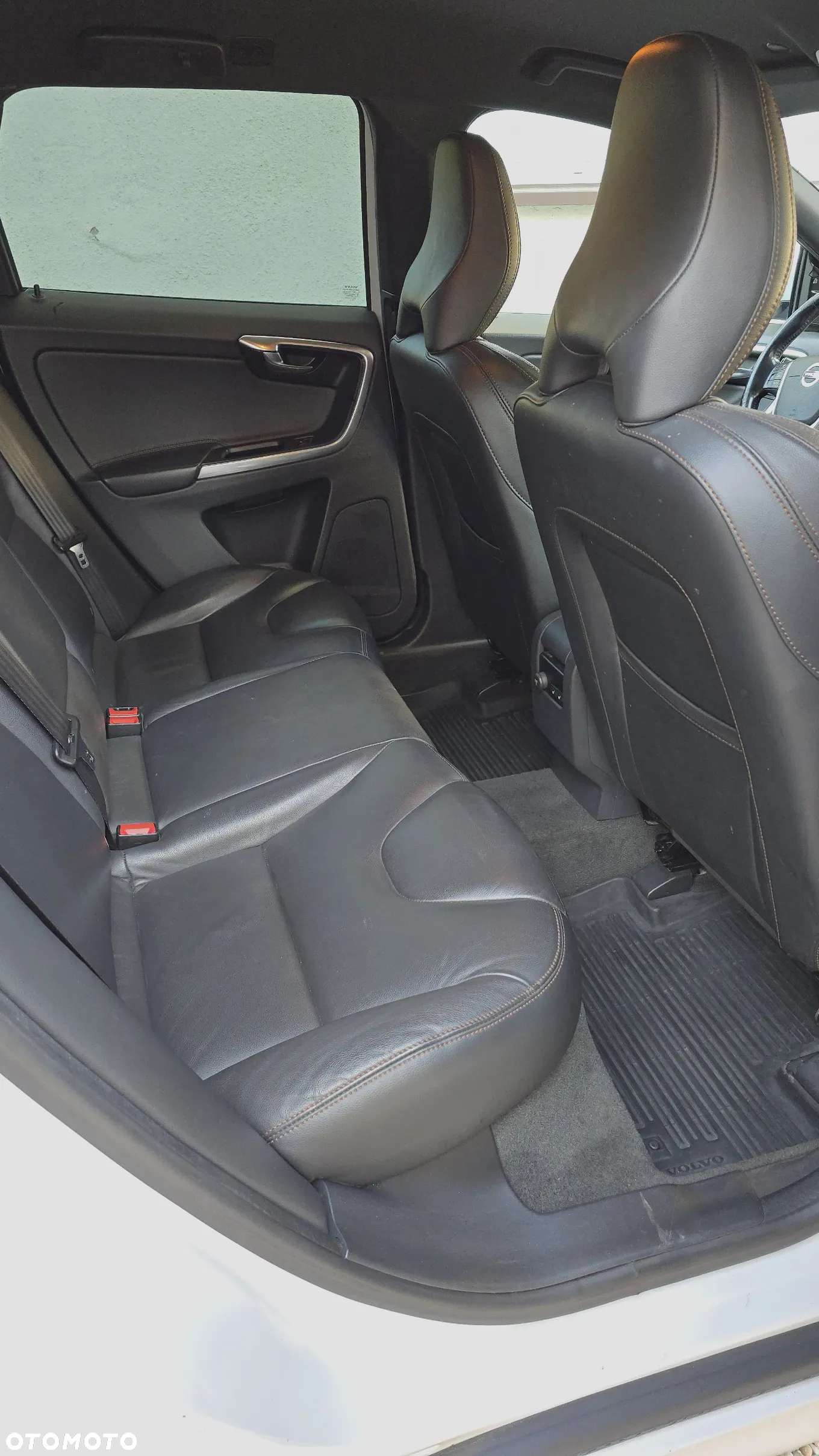 Volvo XC 60 D4 Momentum Pro - 17
