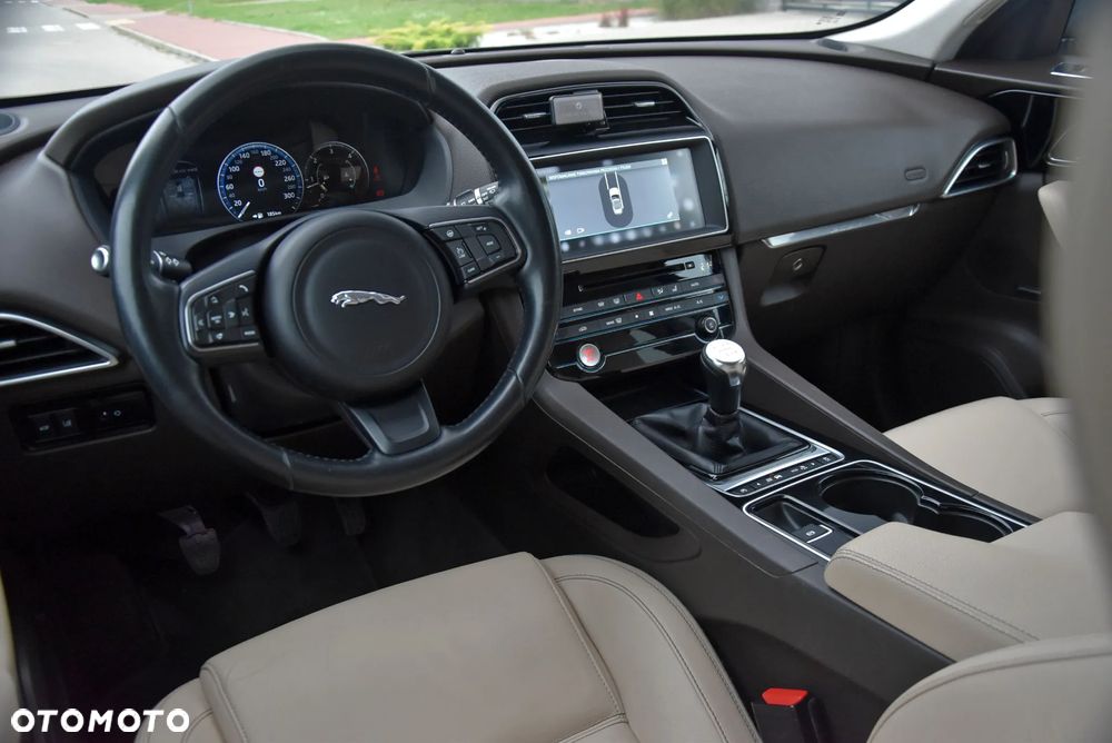 Jaguar F-Pace 2.0 i4D AWD R-Sport - 22