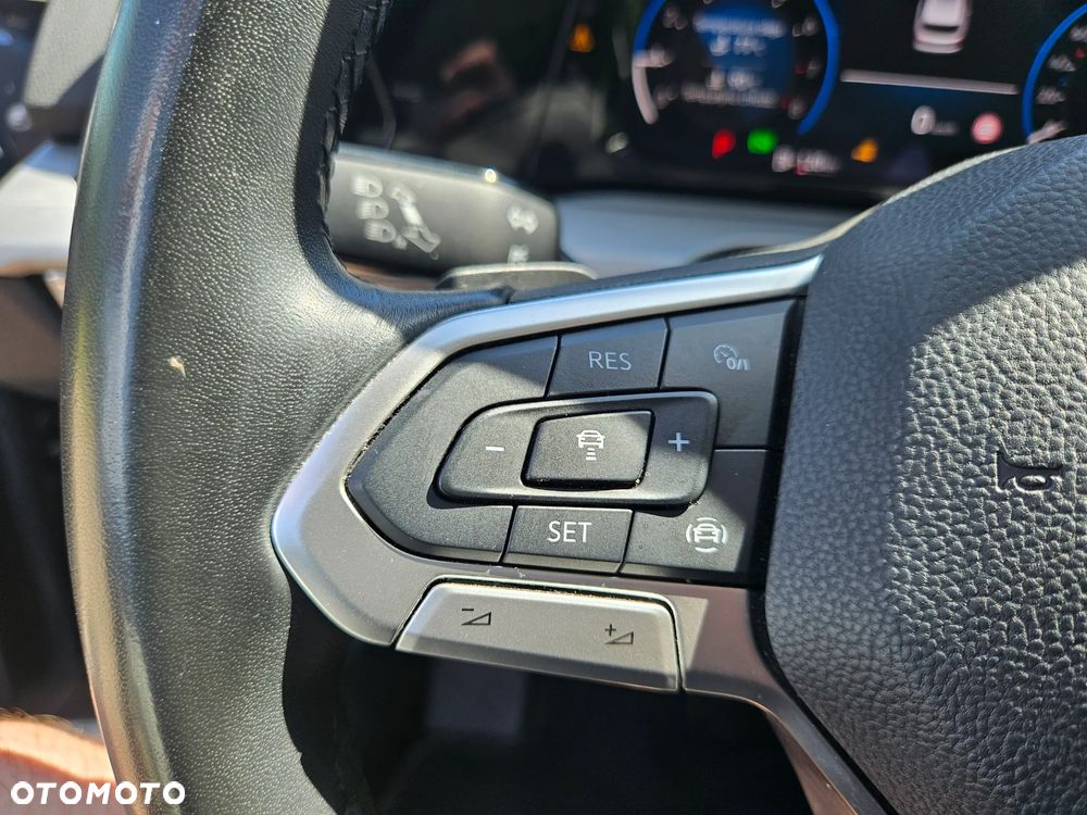 Volkswagen Golf - 31