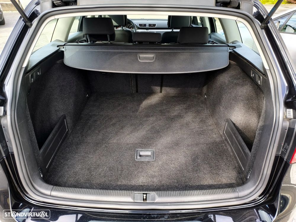 VW Passat Variant 1.6 TDI BlueMotion - 11