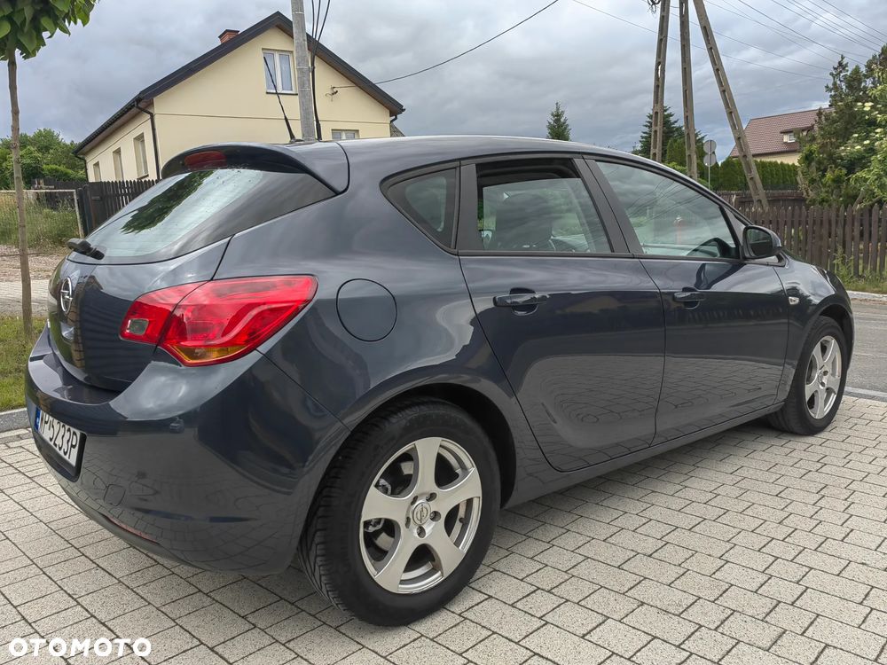 Opel Astra - 1