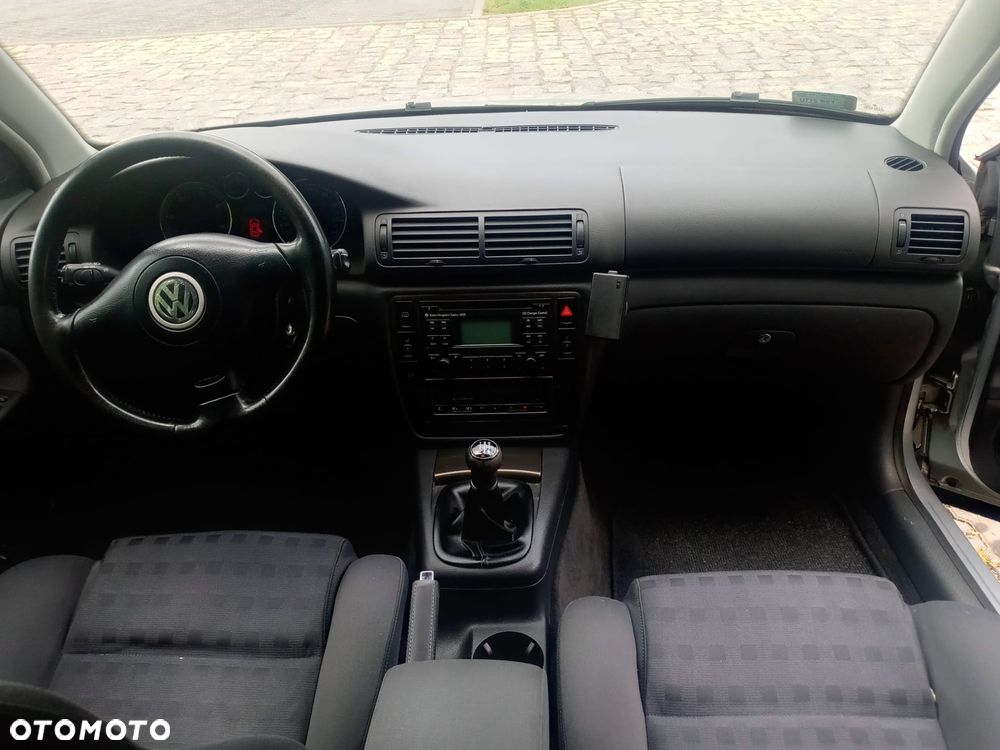 Volkswagen Passat 1.9 TDI - 9