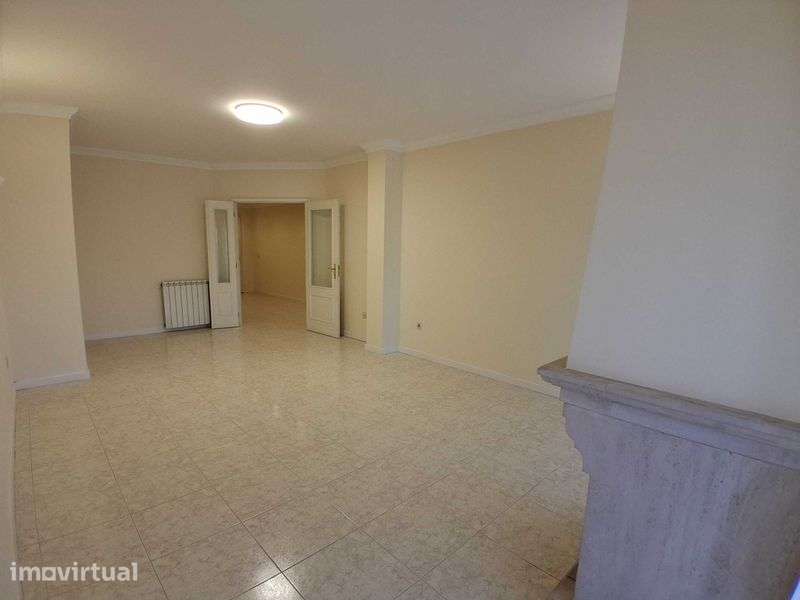 Apartamento T1+1 com Garagem Box Fechada em Alfena - Grande imagem: 4/12