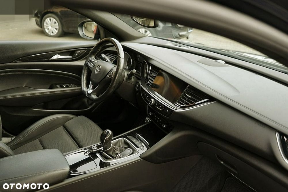 Opel Insignia - 16