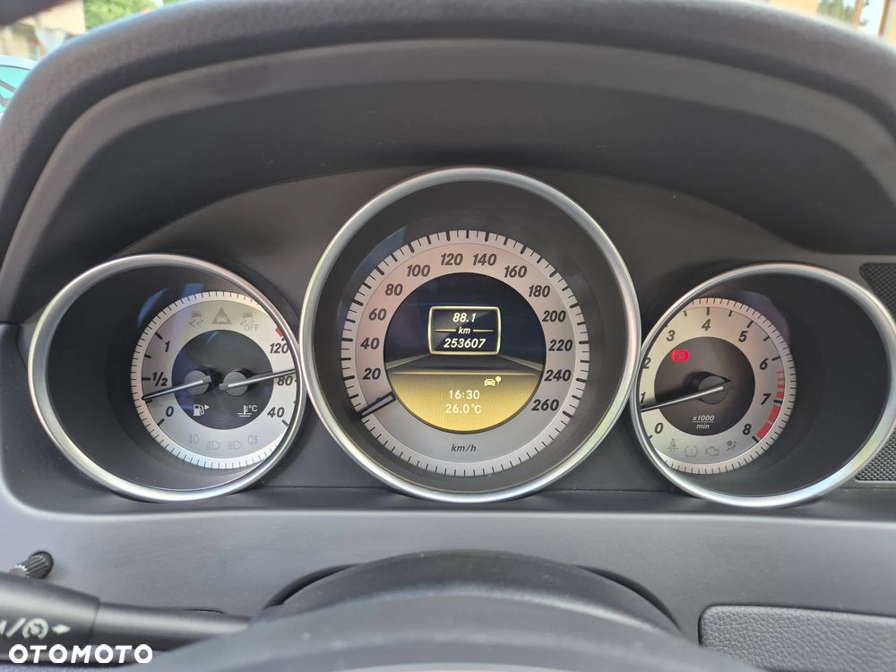 Mercedes-Benz Klasa C 180 BlueEFFICIENCY Avantgarde - 34
