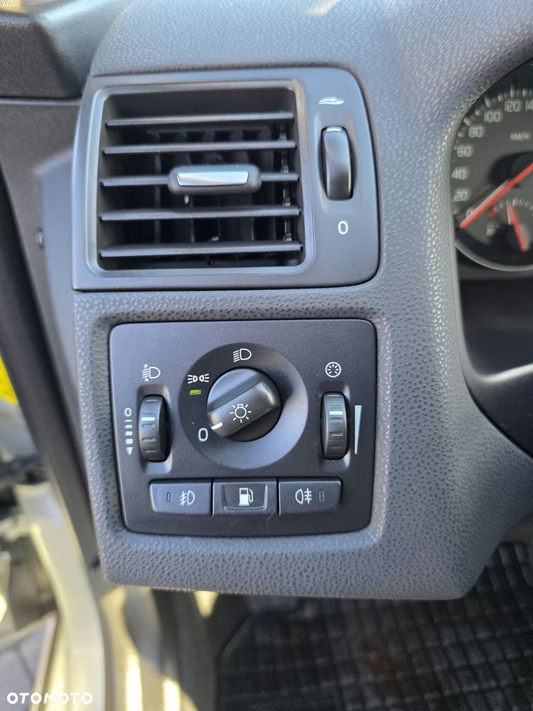 Volvo V50 - 19