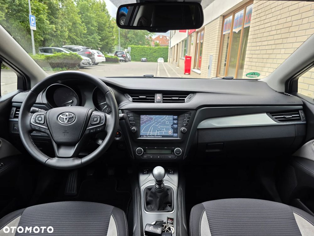 Toyota Avensis - 27