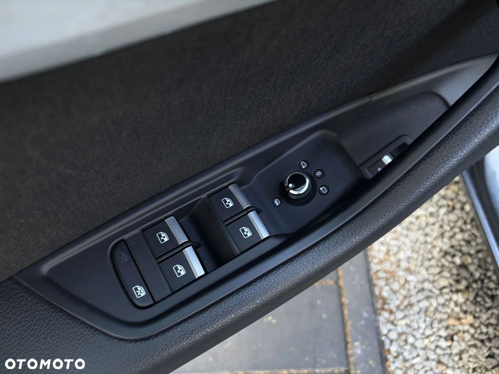 Audi A4 Limousine 2.0 TFSI ultra S tronic design - 34