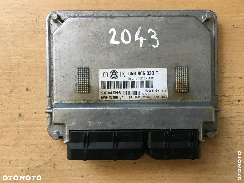 KOMPUTER VW PASSAT B5 06B906033T - 1