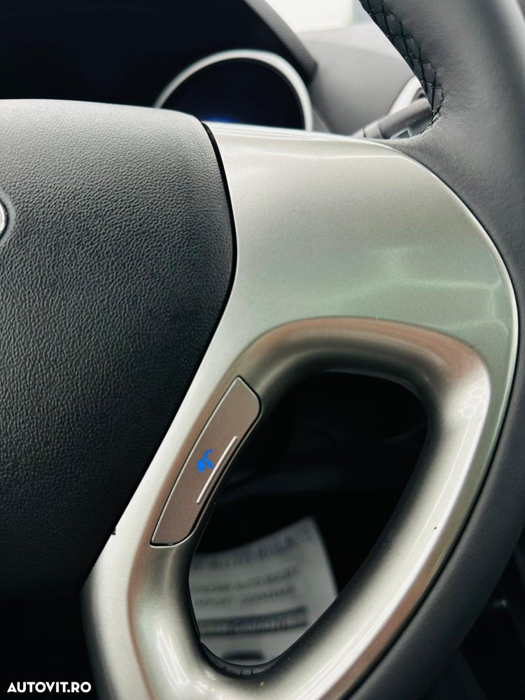 Hyundai ix35 1.7 CRDI 2WD blue Finale Silver - 31