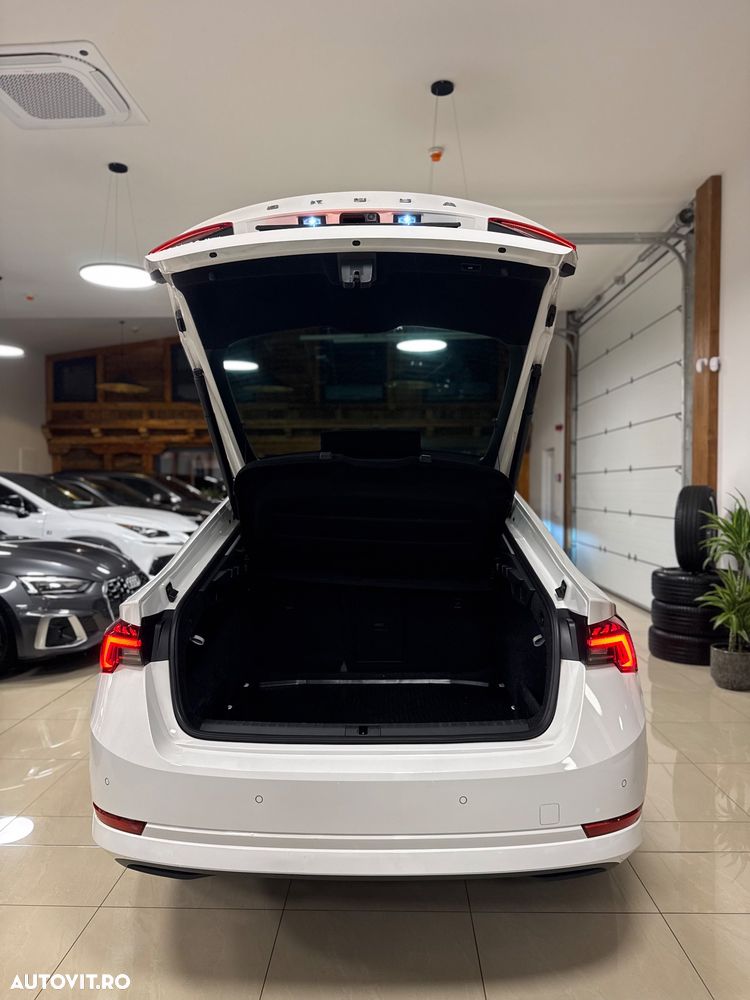 Skoda Octavia 2.0 TDI DSG First Edition - 40