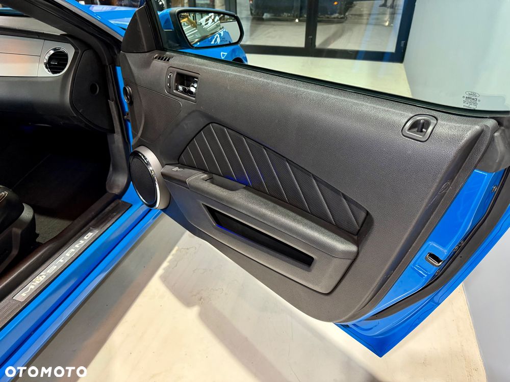 Ford Mustang 4.6 V8 GT Premium - 30