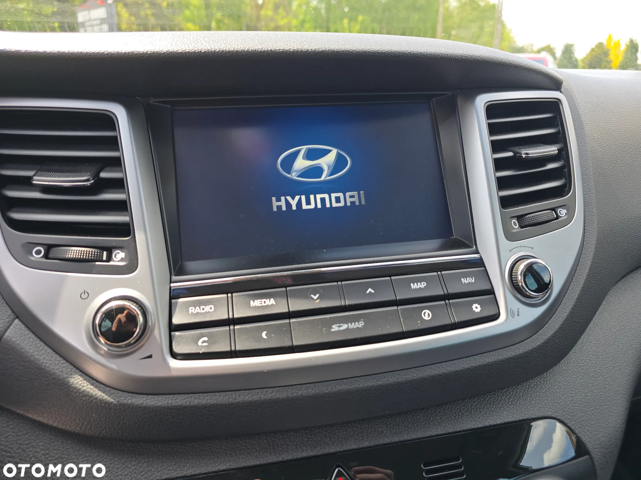 Hyundai Tucson 1.7 CRDI BlueDrive Style 2WD - 24