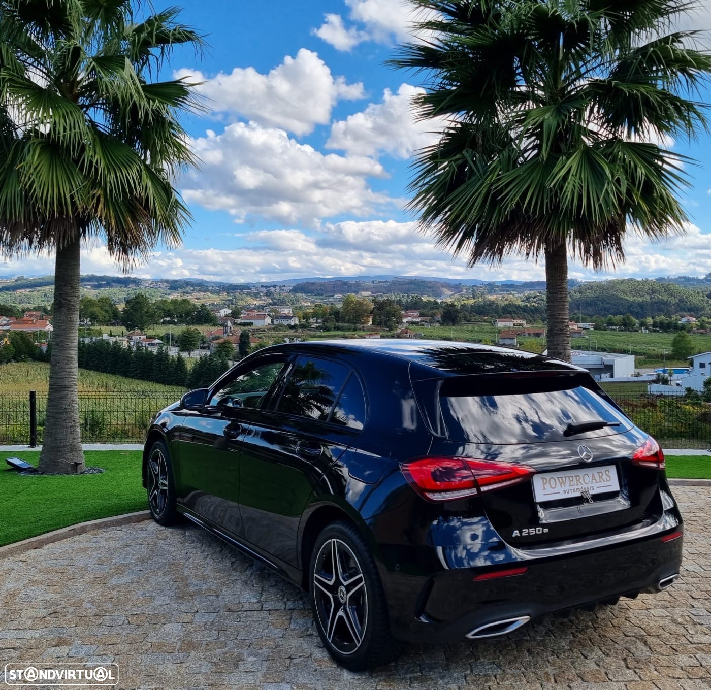Mercedes-Benz A 250 e AMG Line - 13