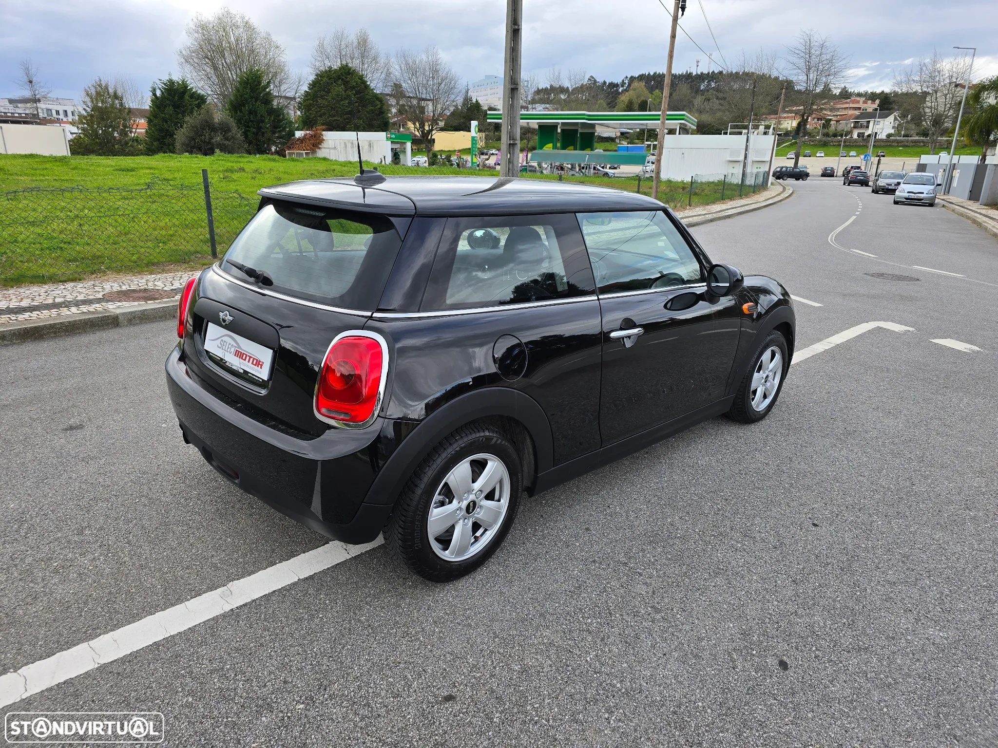 MINI 3 Portas One D - 10