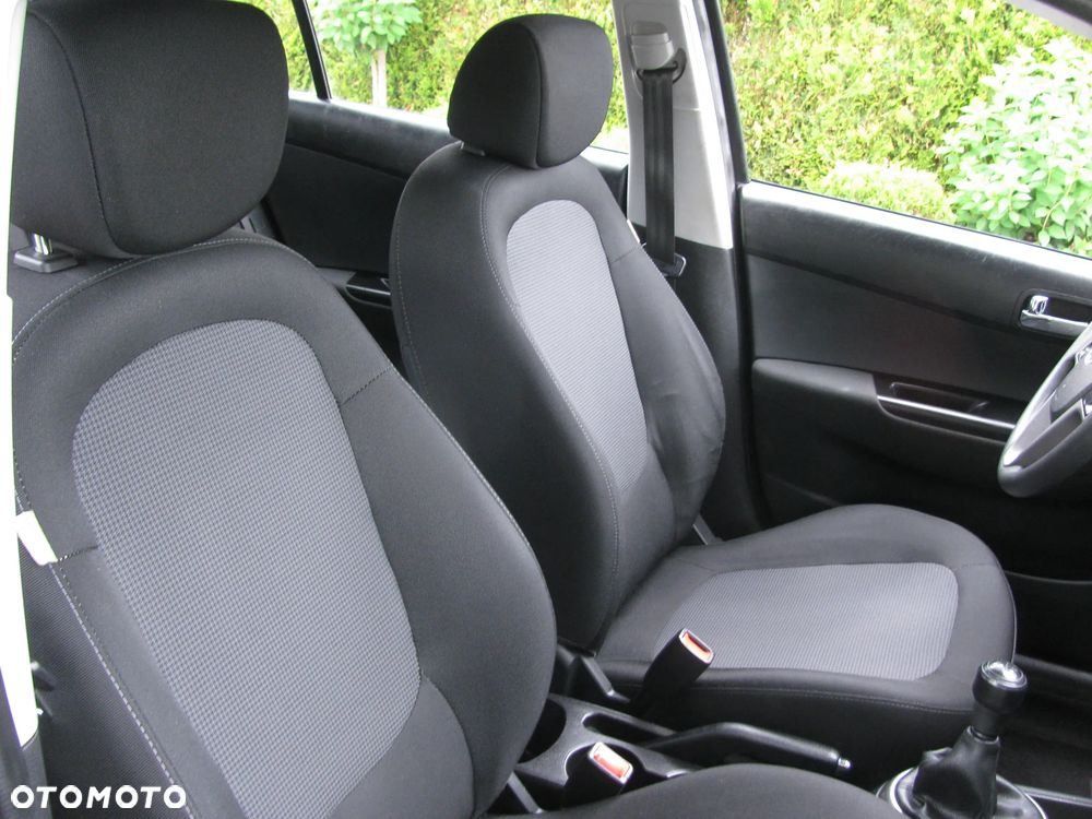Hyundai i20 1.2 Fifa World Cup Edition - 17
