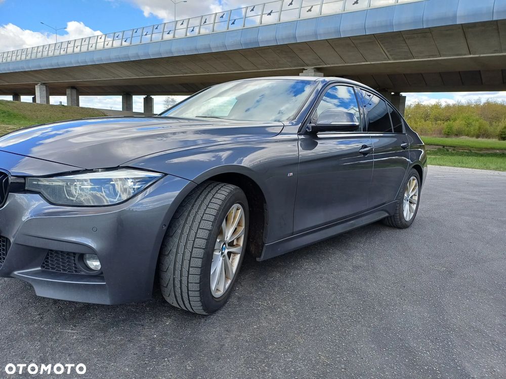BMW Seria 3 320d M Sport - 10