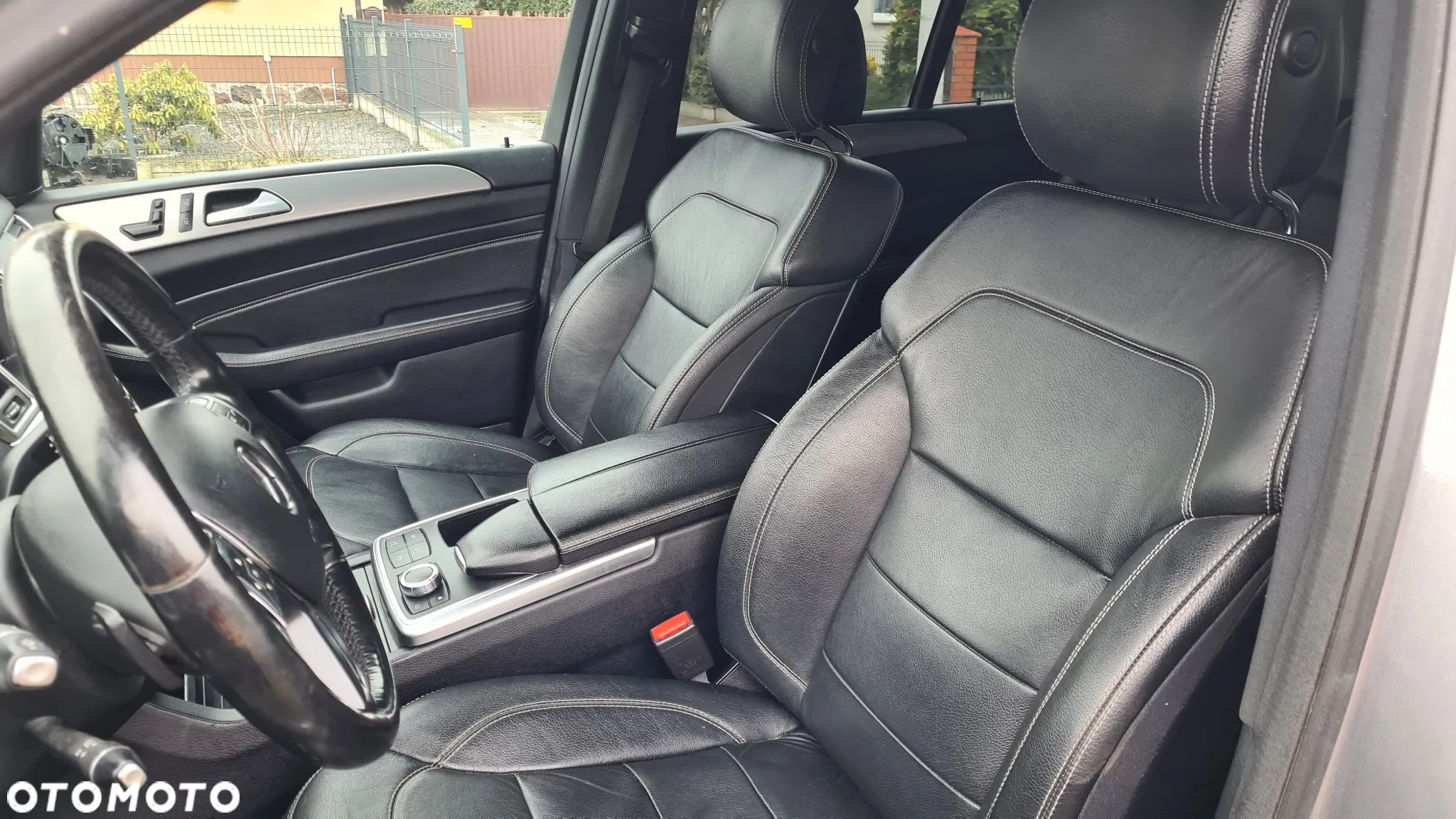 Mercedes-Benz ML 500 4MATIC (BlueEFFICIENCY) 7G-TRONIC - 28