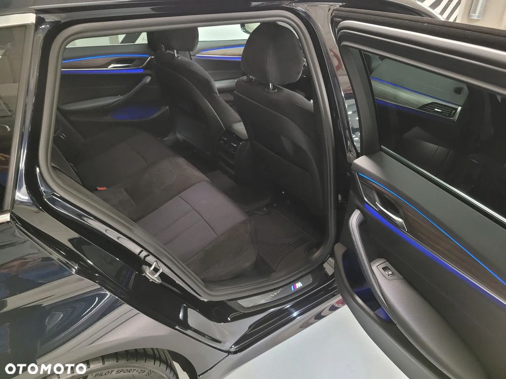 BMW Seria 5 520d xDrive M Sport sport - 17