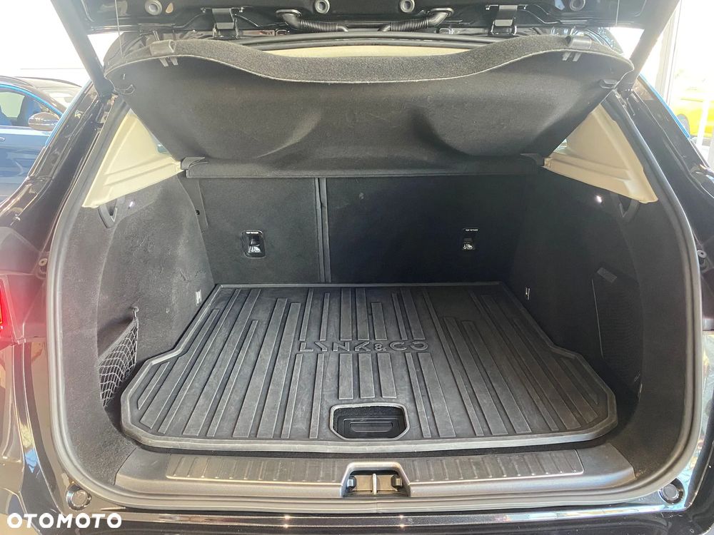 Lynk & Co 01 Standard - 18