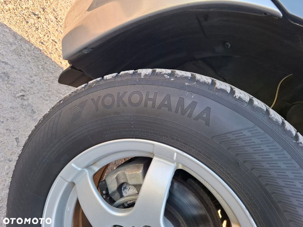 Toyota RAV4 4x2 - 19