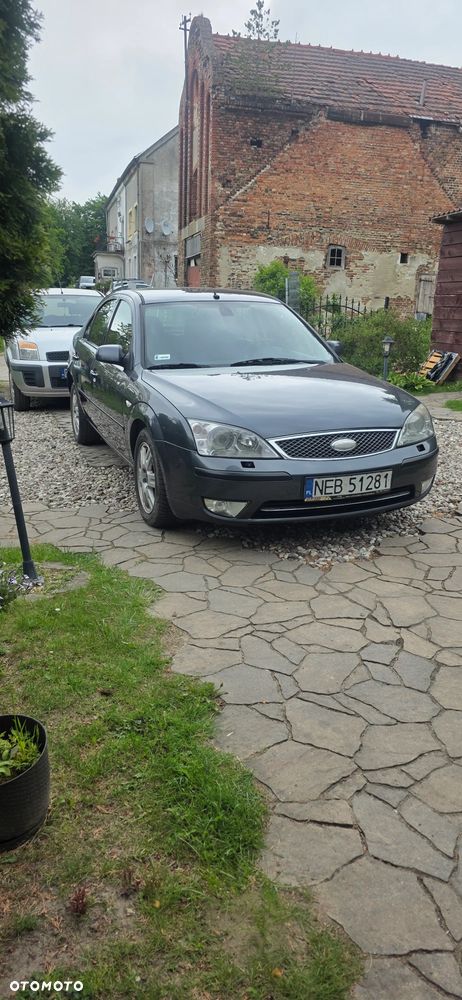 Ford Mondeo 2.5 V6 Ghia - 13
