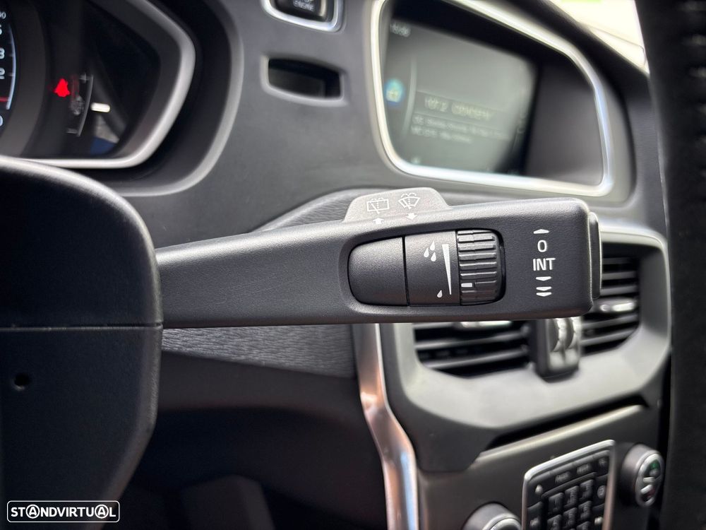 Volvo V40 2.0 D2 Momentum Eco - 15